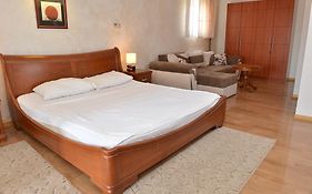 Apartment And Rooms In Club