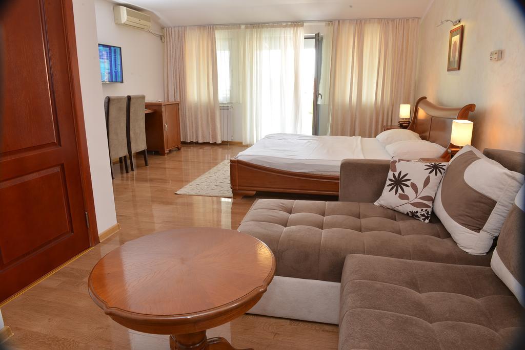 Apartment And Rooms In Club Indija Exterior foto