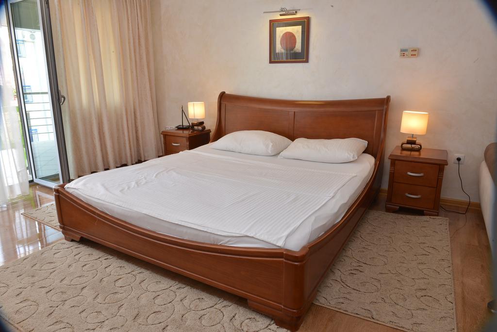 Apartment And Rooms In Club Indija Exterior foto